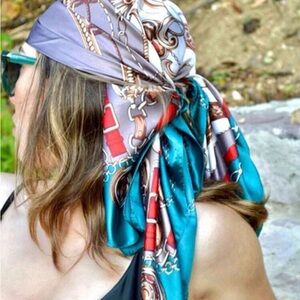 Elegant Scarf with Chain and Belt Design